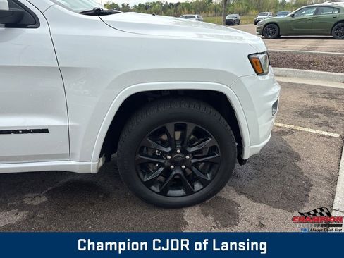 Used 2022 Jeep Grand Cherokee Laredo X AWD/4WD image 40