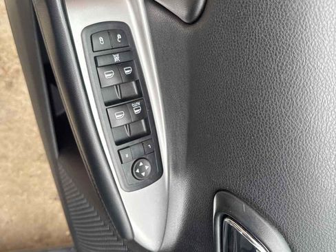 Used 2015 Dodge Journey SXT w/ Flexible Seating Group image 9