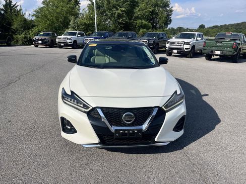 Used 2022 Nissan Maxima Platinum w/ Sport Mat Group FWD image 2