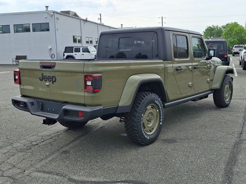 Used 2026 Jeep Gladiator Willys AWD/4WD image 4