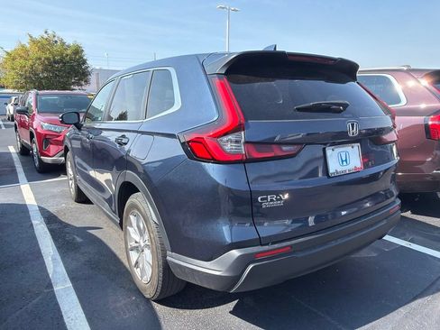 Used 2024 Honda CR-V EX image 2