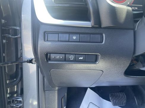 Used 2026 Nissan Rogue SL FWD image 21