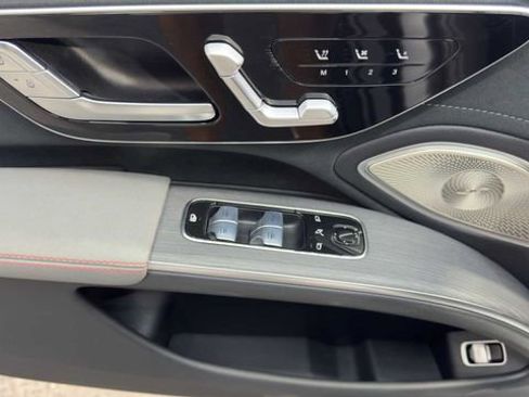 Used 2022 Mercedes-Benz EQS 580 4MATIC Sedan image 22