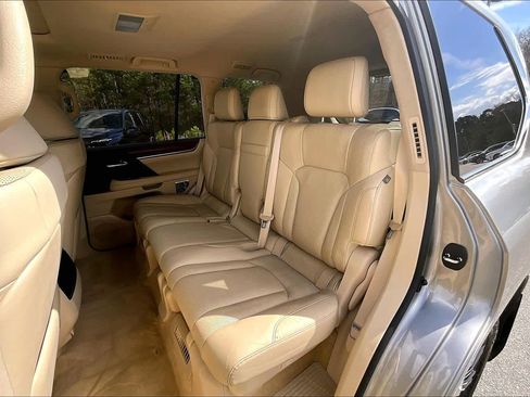 Used 2021 Lexus LX 570 4WD w/ Luxury Package image 22