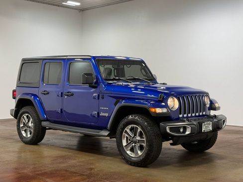 Used 2018 Jeep Wrangler Unlimited Sahara AWD/4WD image 22