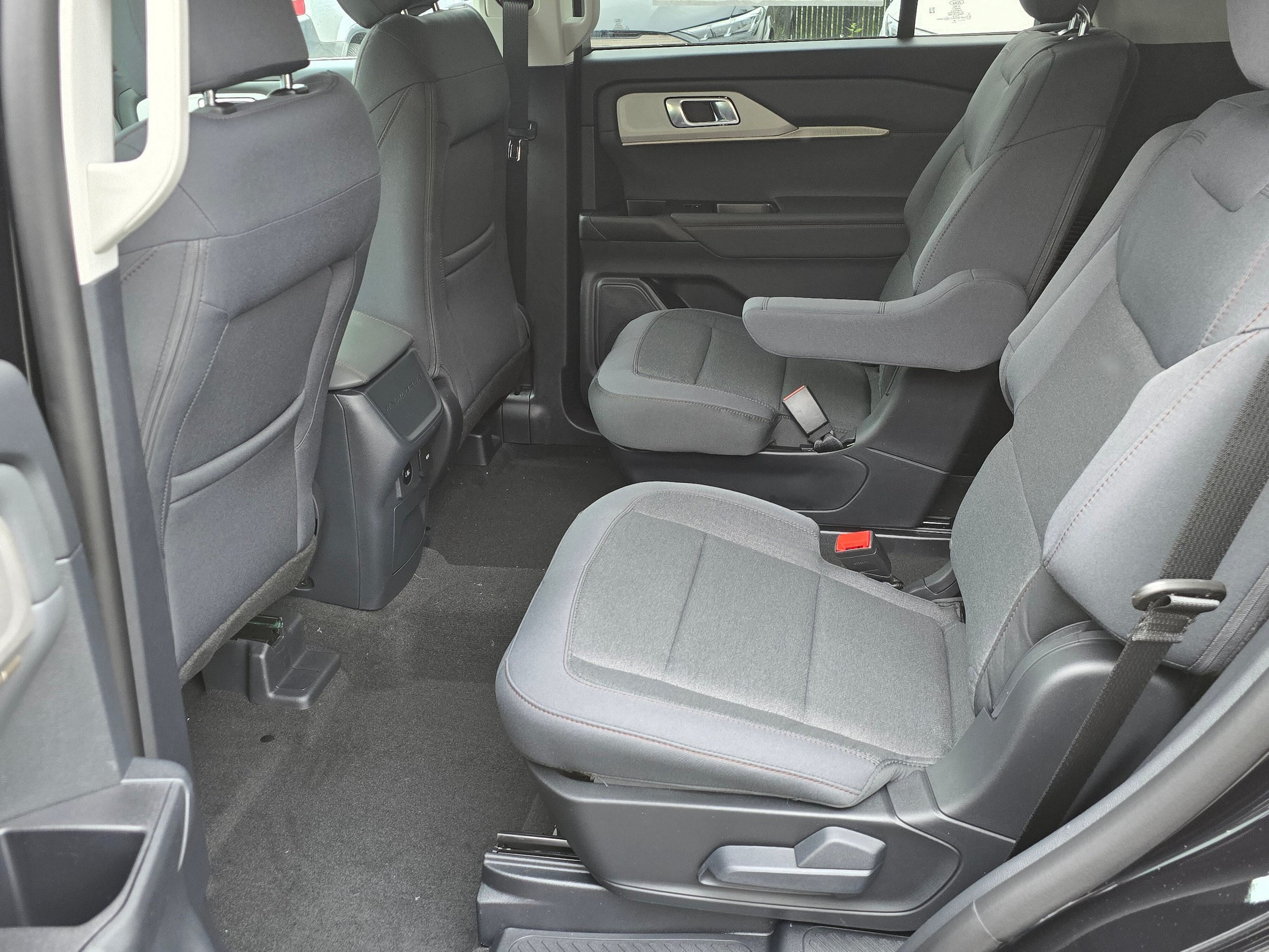 New 2026 Ford Explorer Active AWD/4WD image 11