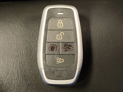 Used 2020 Jeep Cherokee Latitude Plus AWD/4WD image 32
