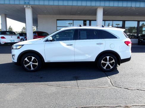 Used 2016 Kia Sorento EX w/ EX Premium Package image 2