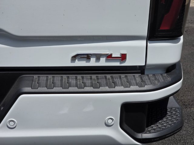 New 2026 GMC Sierra 2500 AT4 w/ AT4 Premium Plus Package AWD/4WD image 6
