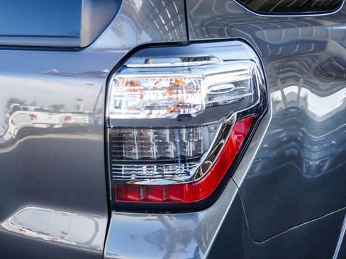 Used 2020 Toyota 4Runner SR5 image 10