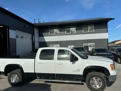 Used 2010 GMC Sierra 2500 SLT image 6