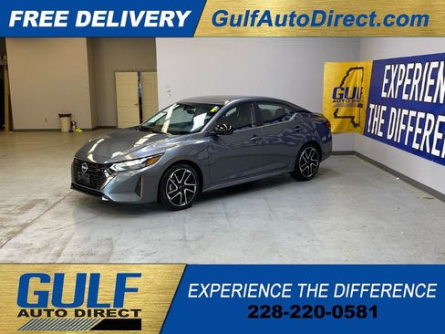 Used 2025 Nissan Sentra SR FWD image 5