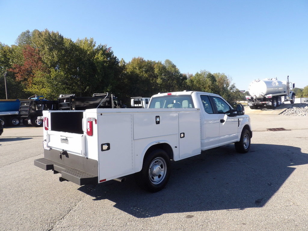 Used 2020 Ford F350 XL w/ Power Equipment Group RWD image 8