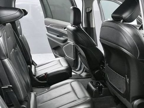 Used 2022 Jeep Grand Cherokee L Limited AWD/4WD image 15