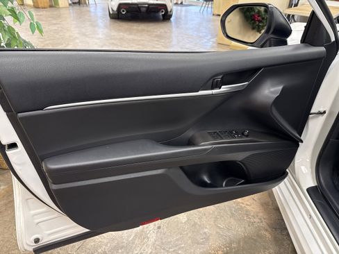 Used 2023 Toyota Camry SE w/ Convenience Package image 23