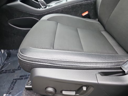 Used 2020 Volvo XC40 T5 Momentum image 29