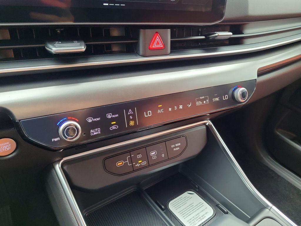 New 2026 Kia Carnival SX w/ SX Dark Edition Package FWD image 35