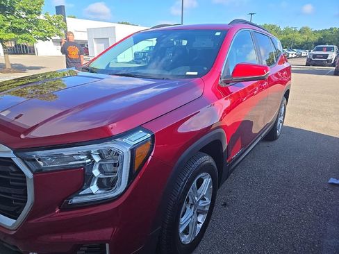 Used 2024 GMC Terrain SLE w/ Driver Convenience Package AWD/4WD image 5