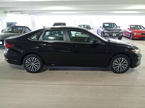 Used 2021 Volkswagen Jetta FWD image 4