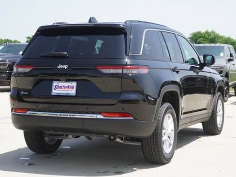 New 2026 Jeep Grand Cherokee Laredo RWD image 9