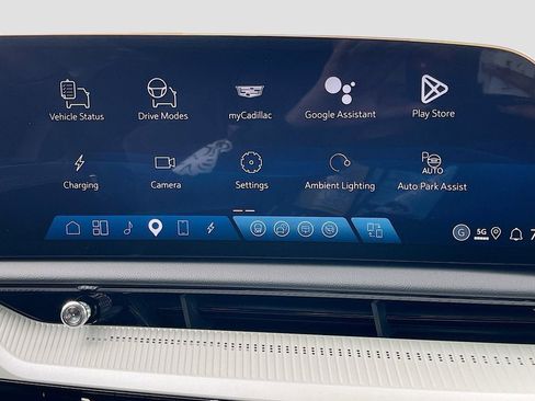 New 2026 Cadillac Optiq Sport 1 w/ LPO, Floor Liner Package AWD/4WD image 22