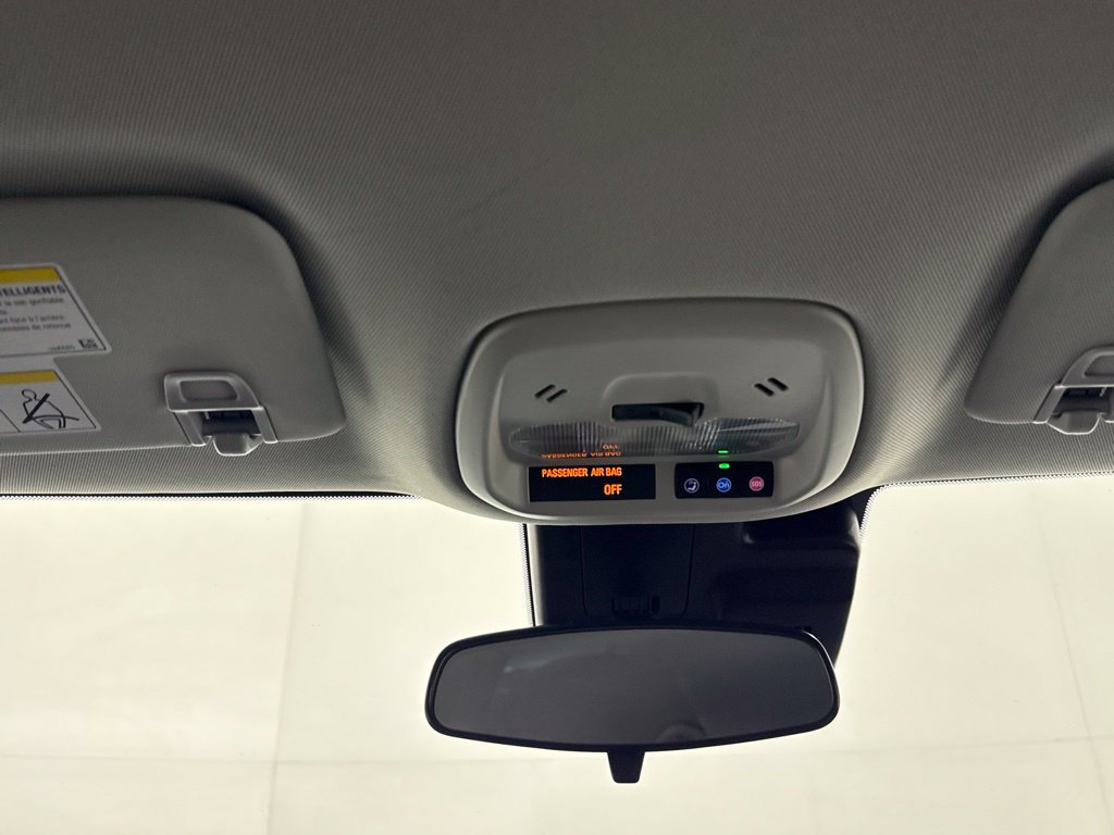 Used 2025 Chevrolet Trax LT FWD image 29