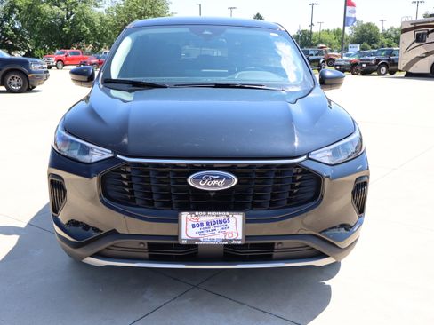 Used 2023 Ford Escape Active w/ Tech Pack #2 image 3