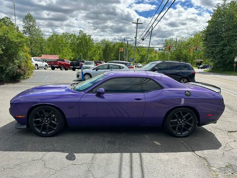 Used 2019 Dodge Challenger R/T w/ Blacktop Package RWD image 7