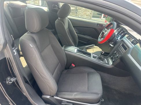 Used 2013 Ford Mustang Coupe RWD image 13