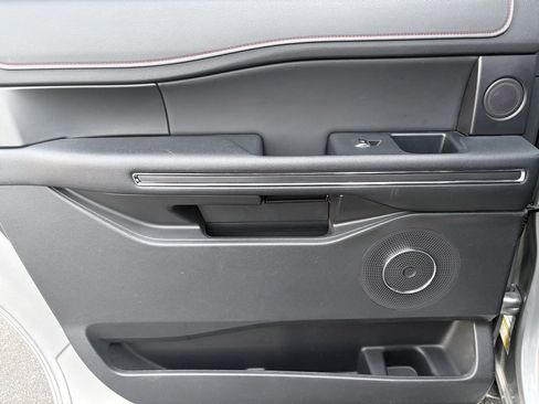 Used 2022 Ford Expedition Max Limited image 23