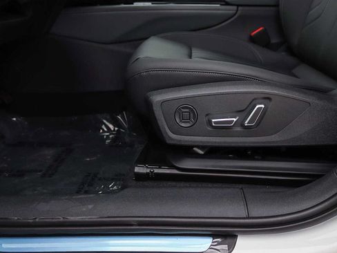 New 2026 Audi Q3 quattro 2.0T AWD/4WD image 26
