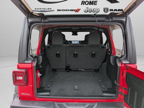 Used 2025 Jeep Wrangler Unlimited Rubicon image 33