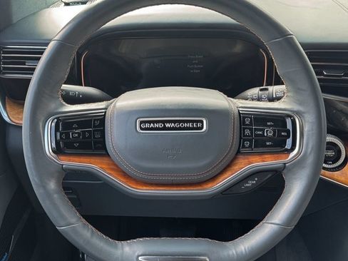 Used 2022 Jeep Grand Wagoneer Series III AWD/4WD image 18