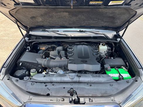 Used 2019 Toyota 4Runner TRD Off-Road AWD/4WD image 20