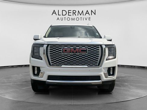 Used 2022 GMC Yukon XL Denali w/ Denali Premium Package image 8