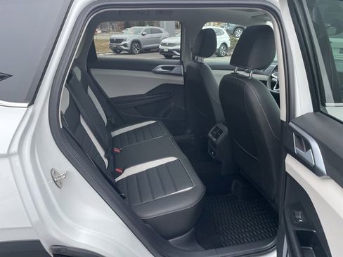 Certified 2025 Volkswagen Taos SEL image 10