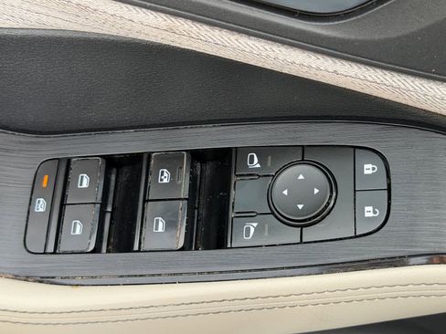 Certified 2023 Nissan Rogue SV FWD image 13