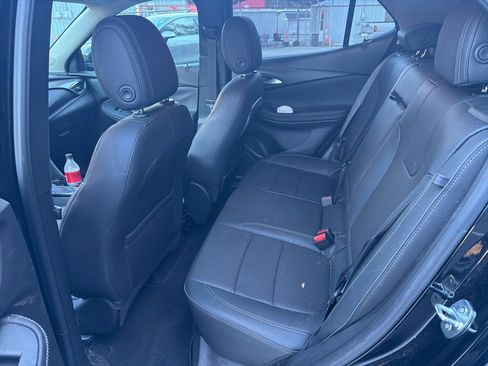 Used 2022 Buick Encore GX Essence image 7