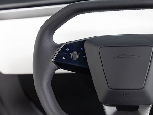 Used 2024 Tesla Cybertruck AWD Crew Cab image 30