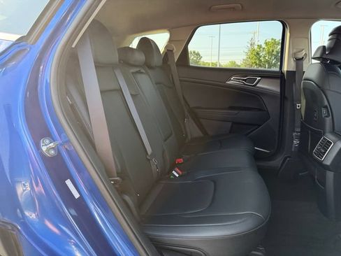 Used 2025 Kia Sportage EX AWD/4WD image 17