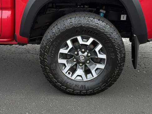Certified 2023 Toyota Tacoma TRD Off-Road AWD/4WD image 12