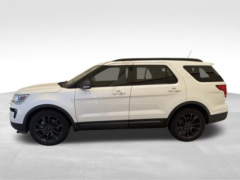 Used 2019 Ford Explorer XLT w/ Equipment Group 202A FWD image 11