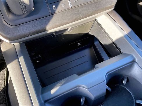 Used 2025 Land Rover Defender 110 S image 35