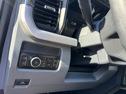 New 2026 Ford F250 XLT w/ XLT Premium Package image 32