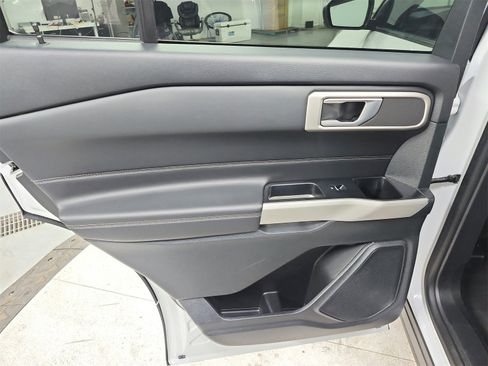Used 2024 Ford Explorer XLT w/ Equipment Group 202A image 34