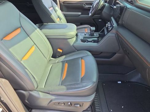 Used 2025 GMC Sierra 1500 AT4 w/ AT4 Premium Package AWD/4WD image 18