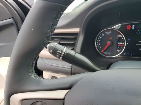 Used 2023 GMC Acadia Denali w/ Denali Technology Package image 38