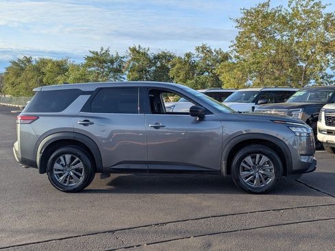 Certified 2024 Nissan Pathfinder S image 7
