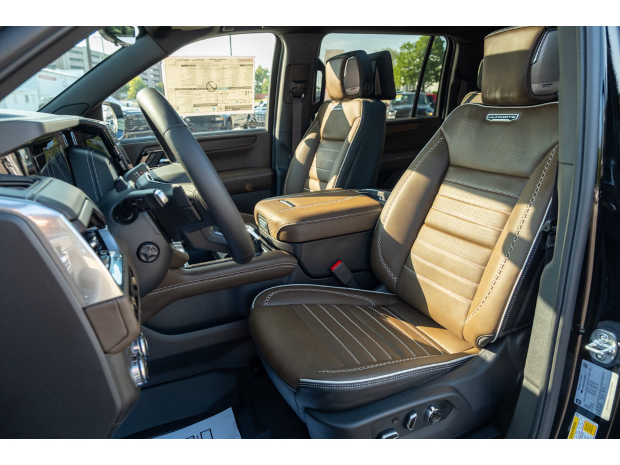 New 2026 GMC Yukon XL Denali Ultimate w/ LPO, Floor Liner Package AWD/4WD image 12