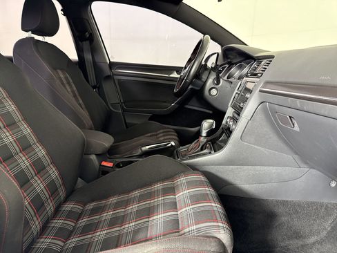 Used 2020 Volkswagen GTI S image 26